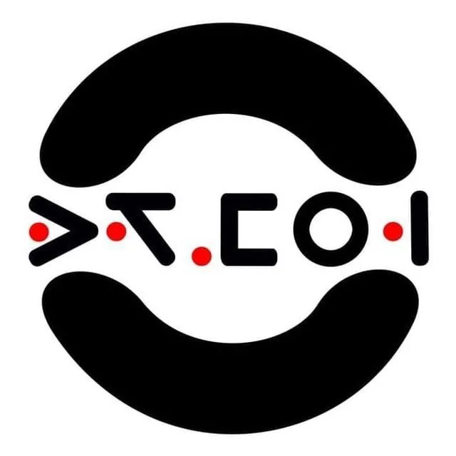 Логотип проекта «Точка сопряжения»: чёрный округлый знак с красными точками